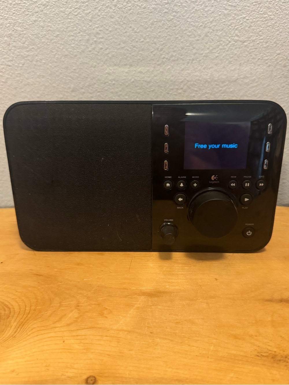 Logitech Squeezebox Radio X-R0001 Smart WiFi Internet Player w/AC Adapter